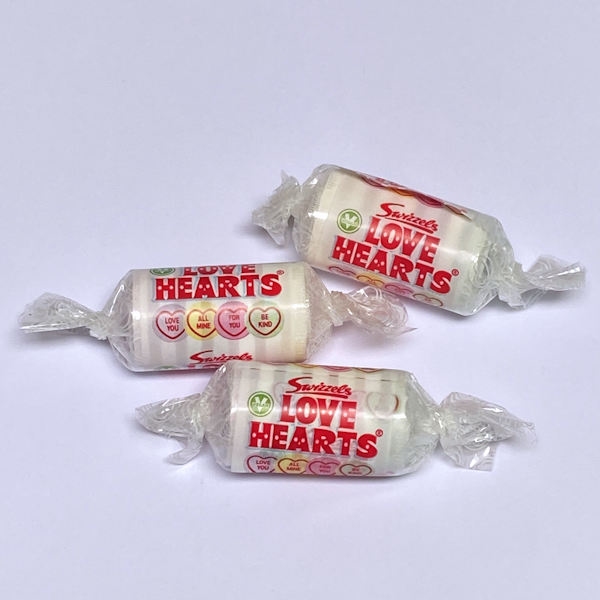 Kinder-Fruchtrollen mit Liebesherzen und Text